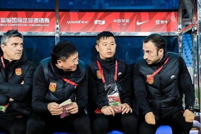 db官网官方注册-金州勇士内部会议纪要流出——赛后再遭质疑，亚冠使命明确，更衣室氛围转暖