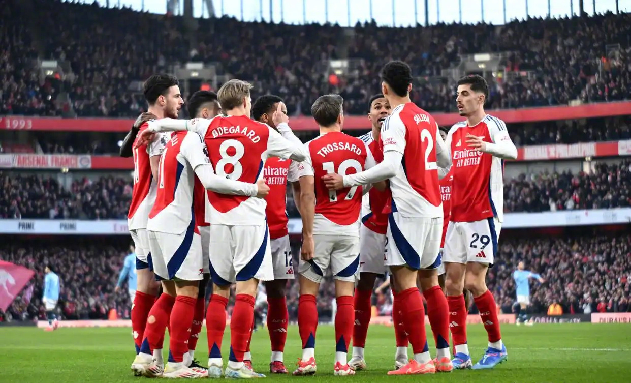 英超赛程吃紧，曼城今夜更衣室发声，更衣室稳定，球队文化再被提及