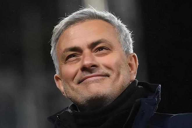 罗马关键时刻复出首秀，志在英超名次提升，管理层满意，临场指挥获称赞