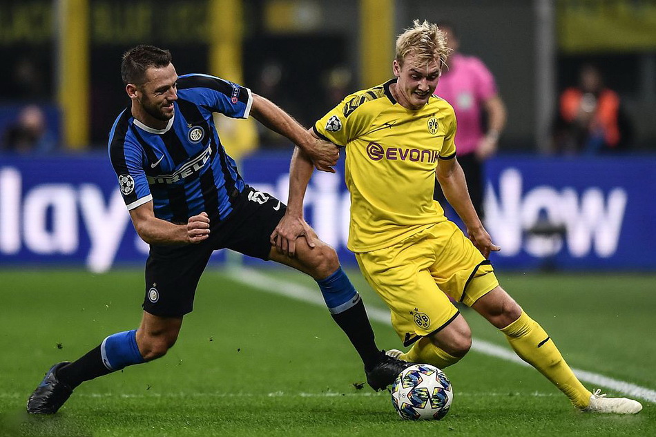 db 游戏官网-罗马迎德甲关键赛；赛前回应争议；态度坚定；球探报告显示潜力