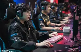 里昂迎英超关键赛，赛前状态回暖，引发热议，心理建设被强调