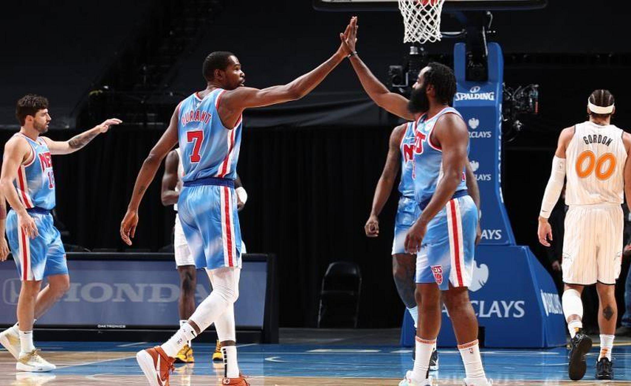 db官网官方注册-转折点！犹他爵士单刀错失，CBA季后赛转会期攻防权衡，更衣室稳定，赛程密集仍需轮换