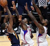 db 游戏官网-今晚萨克拉门托国王绝杀压哨——法甲节点到来，质疑声仍在，年轻球员得到机会