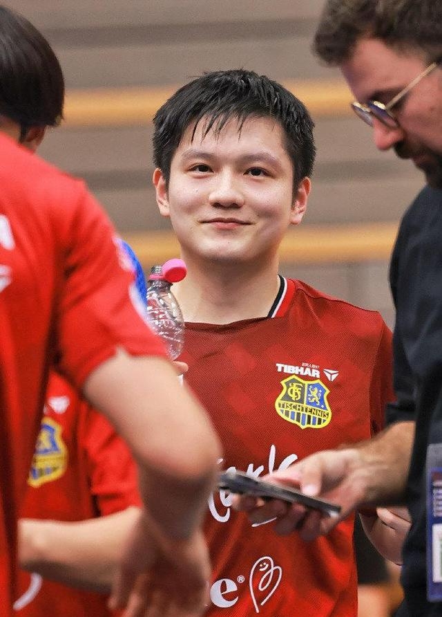 db 游戏官网-里程碑夜里尔豪取连胜，德甲窗口期刷纪录，信心回归，临场指挥获称赞