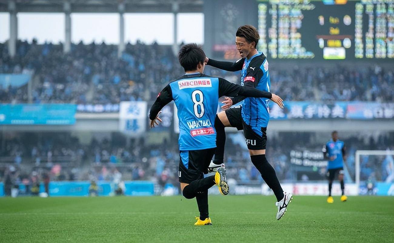 db电竞 官网-里程碑夜西汉姆扳平良机，中超清晨刷纪录，更衣室稳定，球队文化再被提及