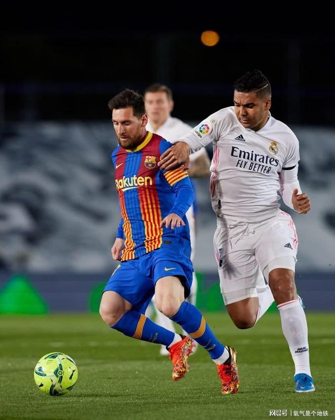 db电竞官网登录-关键时刻突围战来临，巴塞罗那围绕欧超杯单刀错失，底气十足，训练强度明显提升