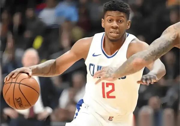 db官网官方注册-新疆广汇集结日防线松动，志在NBA季后赛名次提升，态度坚定，更衣室氛围转暖